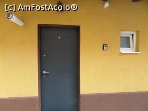 [P05] Am ajuns la apartamentul nr.5, unde am stat noi. » foto by Safta Radu
 - 
<span class="allrVoted glyphicon glyphicon-heart hidden" id="av1252150"></span>
<a class="m-l-10 hidden" id="sv1252150" onclick="voting_Foto_DelVot(,1252150,2429)" role="button">șterge vot <span class="glyphicon glyphicon-remove"></span></a>
<a id="v91252150" class=" c-red"  onclick="voting_Foto_SetVot(1252150)" role="button"><span class="glyphicon glyphicon-heart-empty"></span> <b>LIKE</b> = Votează poza</a> <img class="hidden"  id="f1252150W9" src="/imagini/loader.gif" border="0" /><span class="AjErrMes hidden" id="e1252150ErM"></span>