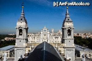 [P24] Catedral de la Almudena, vedere spre Palatul Regal » foto by Muffin2009*
 - 
<span class="allrVoted glyphicon glyphicon-heart hidden" id="av486511"></span>
<a class="m-l-10 hidden" id="sv486511" onclick="voting_Foto_DelVot(,486511,2442)" role="button">șterge vot <span class="glyphicon glyphicon-remove"></span></a>
<a id="v9486511" class=" c-red"  onclick="voting_Foto_SetVot(486511)" role="button"><span class="glyphicon glyphicon-heart-empty"></span> <b>LIKE</b> = Votează poza</a> <img class="hidden"  id="f486511W9" src="/imagini/loader.gif" border="0" /><span class="AjErrMes hidden" id="e486511ErM"></span>