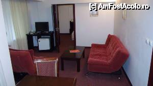 [P12] Hotel Europolis Tulcea - apartamentul, sufrageria » foto by Dragoș_MD
 - 
<span class="allrVoted glyphicon glyphicon-heart hidden" id="av438273"></span>
<a class="m-l-10 hidden" id="sv438273" onclick="voting_Foto_DelVot(,438273,2455)" role="button">șterge vot <span class="glyphicon glyphicon-remove"></span></a>
<a id="v9438273" class=" c-red"  onclick="voting_Foto_SetVot(438273)" role="button"><span class="glyphicon glyphicon-heart-empty"></span> <b>LIKE</b> = Votează poza</a> <img class="hidden"  id="f438273W9" src="/imagini/loader.gif" border="0" /><span class="AjErrMes hidden" id="e438273ErM"></span>