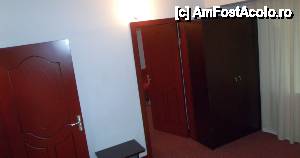[P08] Hotel Europolis Tulcea - apartamentul, dormitorul matrimonial » foto by Dragoș_MD
 - 
<span class="allrVoted glyphicon glyphicon-heart hidden" id="av438268"></span>
<a class="m-l-10 hidden" id="sv438268" onclick="voting_Foto_DelVot(,438268,2455)" role="button">șterge vot <span class="glyphicon glyphicon-remove"></span></a>
<a id="v9438268" class=" c-red"  onclick="voting_Foto_SetVot(438268)" role="button"><span class="glyphicon glyphicon-heart-empty"></span> <b>LIKE</b> = Votează poza</a> <img class="hidden"  id="f438268W9" src="/imagini/loader.gif" border="0" /><span class="AjErrMes hidden" id="e438268ErM"></span>