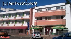 [P03] Hotel Europolis. Partea din dreapta este cea în care am stat, la etajul al doilea, camera din mijloc. Trecerea dintr-un balcon în altul se poate face cu ușurință. » foto by Costi
 - 
<span class="allrVoted glyphicon glyphicon-heart hidden" id="av760453"></span>
<a class="m-l-10 hidden" id="sv760453" onclick="voting_Foto_DelVot(,760453,2455)" role="button">șterge vot <span class="glyphicon glyphicon-remove"></span></a>
<a id="v9760453" class=" c-red"  onclick="voting_Foto_SetVot(760453)" role="button"><span class="glyphicon glyphicon-heart-empty"></span> <b>LIKE</b> = Votează poza</a> <img class="hidden"  id="f760453W9" src="/imagini/loader.gif" border="0" /><span class="AjErrMes hidden" id="e760453ErM"></span>