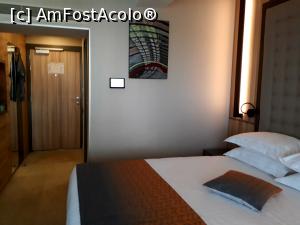 [P05] Ramada Ramnicu Valcea. Camera dubla cu pat matrimonial si balcon. » foto by Floria
 - 
<span class="allrVoted glyphicon glyphicon-heart hidden" id="av1327489"></span>
<a class="m-l-10 hidden" id="sv1327489" onclick="voting_Foto_DelVot(,1327489,2462)" role="button">șterge vot <span class="glyphicon glyphicon-remove"></span></a>
<a id="v91327489" class=" c-red"  onclick="voting_Foto_SetVot(1327489)" role="button"><span class="glyphicon glyphicon-heart-empty"></span> <b>LIKE</b> = Votează poza</a> <img class="hidden"  id="f1327489W9" src="/imagini/loader.gif" border="0" /><span class="AjErrMes hidden" id="e1327489ErM"></span>