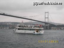 [P02] Podul Bogazici şi un vaporaş de croazieră pe Bosfor. » foto by bose
 - 
<span class="allrVoted glyphicon glyphicon-heart hidden" id="av141502"></span>
<a class="m-l-10 hidden" id="sv141502" onclick="voting_Foto_DelVot(,141502,2468)" role="button">șterge vot <span class="glyphicon glyphicon-remove"></span></a>
<a id="v9141502" class=" c-red"  onclick="voting_Foto_SetVot(141502)" role="button"><span class="glyphicon glyphicon-heart-empty"></span> <b>LIKE</b> = Votează poza</a> <img class="hidden"  id="f141502W9" src="/imagini/loader.gif" border="0" /><span class="AjErrMes hidden" id="e141502ErM"></span>