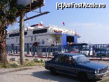 [P06] Bandirma - din ferry coboara multi pasageri; in prim plan o Dacie! » foto by biancuta
 - 
<span class="allrVoted glyphicon glyphicon-heart hidden" id="av157354"></span>
<a class="m-l-10 hidden" id="sv157354" onclick="voting_Foto_DelVot(,157354,2468)" role="button">șterge vot <span class="glyphicon glyphicon-remove"></span></a>
<a id="v9157354" class=" c-red"  onclick="voting_Foto_SetVot(157354)" role="button"><span class="glyphicon glyphicon-heart-empty"></span> <b>LIKE</b> = Votează poza</a> <img class="hidden"  id="f157354W9" src="/imagini/loader.gif" border="0" /><span class="AjErrMes hidden" id="e157354ErM"></span>