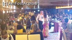 [P12] Croaziera pe Bosfor - in partea a doua fetele au inceput sa ii intarate pe bietii barbati. Cu toate astea nu am vazut pe nimeni oferind bani si nici fetele nu dadeau de inteles ca asta vor.  » foto by Aurici
 - 
<span class="allrVoted glyphicon glyphicon-heart hidden" id="av919966"></span>
<a class="m-l-10 hidden" id="sv919966" onclick="voting_Foto_DelVot(,919966,2468)" role="button">șterge vot <span class="glyphicon glyphicon-remove"></span></a>
<a id="v9919966" class=" c-red"  onclick="voting_Foto_SetVot(919966)" role="button"><span class="glyphicon glyphicon-heart-empty"></span> <b>LIKE</b> = Votează poza</a> <img class="hidden"  id="f919966W9" src="/imagini/loader.gif" border="0" /><span class="AjErrMes hidden" id="e919966ErM"></span>