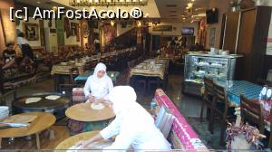 [P13] Tanti care fac gozleme si suberek la geam si carciumioarele de cartier care ne plac foarte mult.  » foto by Aurici
 - 
<span class="allrVoted glyphicon glyphicon-heart hidden" id="av919967"></span>
<a class="m-l-10 hidden" id="sv919967" onclick="voting_Foto_DelVot(,919967,2468)" role="button">șterge vot <span class="glyphicon glyphicon-remove"></span></a>
<a id="v9919967" class=" c-red"  onclick="voting_Foto_SetVot(919967)" role="button"><span class="glyphicon glyphicon-heart-empty"></span> <b>LIKE</b> = Votează poza</a> <img class="hidden"  id="f919967W9" src="/imagini/loader.gif" border="0" /><span class="AjErrMes hidden" id="e919967ErM"></span>