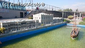 [P27] Miniaturk - Palatul Dolmabahce. In spate, stanga, se vad si cele 2 muzee din cadrul parcului.  » foto by Aurici
 - 
<span class="allrVoted glyphicon glyphicon-heart hidden" id="av920008"></span>
<a class="m-l-10 hidden" id="sv920008" onclick="voting_Foto_DelVot(,920008,2468)" role="button">șterge vot <span class="glyphicon glyphicon-remove"></span></a>
<a id="v9920008" class=" c-red"  onclick="voting_Foto_SetVot(920008)" role="button"><span class="glyphicon glyphicon-heart-empty"></span> <b>LIKE</b> = Votează poza</a> <img class="hidden"  id="f920008W9" src="/imagini/loader.gif" border="0" /><span class="AjErrMes hidden" id="e920008ErM"></span>