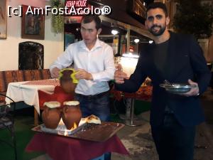 [P37] Oalele in care ne-au adus mancarea la Haci Baba. Foarte bune toate felurile.  » foto by Aurici
 - 
<span class="allrVoted glyphicon glyphicon-heart hidden" id="av920039"></span>
<a class="m-l-10 hidden" id="sv920039" onclick="voting_Foto_DelVot(,920039,2468)" role="button">șterge vot <span class="glyphicon glyphicon-remove"></span></a>
<a id="v9920039" class=" c-red"  onclick="voting_Foto_SetVot(920039)" role="button"><span class="glyphicon glyphicon-heart-empty"></span> <b>LIKE</b> = Votează poza</a> <img class="hidden"  id="f920039W9" src="/imagini/loader.gif" border="0" /><span class="AjErrMes hidden" id="e920039ErM"></span>