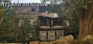 [P07] Casă veche în Balat.  » foto by Aurici
 - 
<span class="allrVoted glyphicon glyphicon-heart hidden" id="av1140259"></span>
<a class="m-l-10 hidden" id="sv1140259" onclick="voting_Foto_DelVot(,1140259,2468)" role="button">șterge vot <span class="glyphicon glyphicon-remove"></span></a>
<a id="v91140259" class=" c-red"  onclick="voting_Foto_SetVot(1140259)" role="button"><span class="glyphicon glyphicon-heart-empty"></span> <b>LIKE</b> = Votează poza</a> <img class="hidden"  id="f1140259W9" src="/imagini/loader.gif" border="0" /><span class="AjErrMes hidden" id="e1140259ErM"></span>