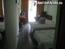 [P09] camera dubla cu 1 pat matrimonial, 1 pat single si un fotoliu extensibil. dupa cum se observa, ieri femeia de serviciu nu a primit bacsis, iar azi a spus pass » foto by raducondurache
 - 
<span class="allrVoted glyphicon glyphicon-heart hidden" id="av351349"></span>
<a class="m-l-10 hidden" id="sv351349" onclick="voting_Foto_DelVot(,351349,2496)" role="button">șterge vot <span class="glyphicon glyphicon-remove"></span></a>
<a id="v9351349" class=" c-red"  onclick="voting_Foto_SetVot(351349)" role="button"><span class="glyphicon glyphicon-heart-empty"></span> <b>LIKE</b> = Votează poza</a> <img class="hidden"  id="f351349W9" src="/imagini/loader.gif" border="0" /><span class="AjErrMes hidden" id="e351349ErM"></span>