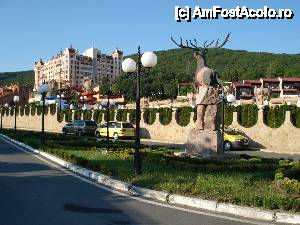 [P27] Hotel Royal Park - locuri libere de parcare (cu plată)  » foto by nicole33
 - 
<span class="allrVoted glyphicon glyphicon-heart hidden" id="av406240"></span>
<a class="m-l-10 hidden" id="sv406240" onclick="voting_Foto_DelVot(,406240,2498)" role="button">șterge vot <span class="glyphicon glyphicon-remove"></span></a>
<a id="v9406240" class=" c-red"  onclick="voting_Foto_SetVot(406240)" role="button"><span class="glyphicon glyphicon-heart-empty"></span> <b>LIKE</b> = Votează poza</a> <img class="hidden"  id="f406240W9" src="/imagini/loader.gif" border="0" /><span class="AjErrMes hidden" id="e406240ErM"></span>