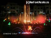 [P03] Ce? credeati ca numai pe la noi este fantana colorata si care se modifica pe ritmuri muzicale? Seara e o adevarata inantare sa stai si sa o privesti. » foto by ramo_info
 - 
<span class="allrVoted glyphicon glyphicon-heart hidden" id="av63058"></span>
<a class="m-l-10 hidden" id="sv63058" onclick="voting_Foto_DelVot(,63058,2508)" role="button">șterge vot <span class="glyphicon glyphicon-remove"></span></a>
<a id="v963058" class=" c-red"  onclick="voting_Foto_SetVot(63058)" role="button"><span class="glyphicon glyphicon-heart-empty"></span> <b>LIKE</b> = Votează poza</a> <img class="hidden"  id="f63058W9" src="/imagini/loader.gif" border="0" /><span class="AjErrMes hidden" id="e63058ErM"></span>