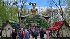 [P09] Târgul de Paște din Craiova 2025 » foto by vlado2
 - 
<span class="allrVoted glyphicon glyphicon-heart hidden" id="av1519682"></span>
<a class="m-l-10 hidden" id="sv1519682" onclick="voting_Foto_DelVot(,1519682,2510)" role="button">șterge vot <span class="glyphicon glyphicon-remove"></span></a>
<a id="v91519682" class=" c-red"  onclick="voting_Foto_SetVot(1519682)" role="button"><span class="glyphicon glyphicon-heart-empty"></span> <b>LIKE</b> = Votează poza</a> <img class="hidden"  id="f1519682W9" src="/imagini/loader.gif" border="0" /><span class="AjErrMes hidden" id="e1519682ErM"></span>