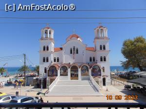 [P05] vis a vis Biserica Sf Parascheva » foto by Yolanda
 - 
<span class="allrVoted glyphicon glyphicon-heart hidden" id="av1394026"></span>
<a class="m-l-10 hidden" id="sv1394026" onclick="voting_Foto_DelVot(,1394026,2520)" role="button">șterge vot <span class="glyphicon glyphicon-remove"></span></a>
<a id="v91394026" class=" c-red"  onclick="voting_Foto_SetVot(1394026)" role="button"><span class="glyphicon glyphicon-heart-empty"></span> <b>LIKE</b> = Votează poza</a> <img class="hidden"  id="f1394026W9" src="/imagini/loader.gif" border="0" /><span class="AjErrMes hidden" id="e1394026ErM"></span>