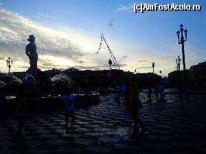 [P49] Place Massena devine loc de joaca la lasarea serii » foto by Ammelie
 - 
<span class="allrVoted glyphicon glyphicon-heart hidden" id="av623072"></span>
<a class="m-l-10 hidden" id="sv623072" onclick="voting_Foto_DelVot(,623072,2571)" role="button">șterge vot <span class="glyphicon glyphicon-remove"></span></a>
<a id="v9623072" class=" c-red"  onclick="voting_Foto_SetVot(623072)" role="button"><span class="glyphicon glyphicon-heart-empty"></span> <b>LIKE</b> = Votează poza</a> <img class="hidden"  id="f623072W9" src="/imagini/loader.gif" border="0" /><span class="AjErrMes hidden" id="e623072ErM"></span>