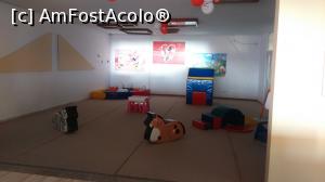 [P06] Sala de joaca atașată restaurantului. Foto de la masa noastră!  » foto by mirelutza
 - 
<span class="allrVoted glyphicon glyphicon-heart hidden" id="av781546"></span>
<a class="m-l-10 hidden" id="sv781546" onclick="voting_Foto_DelVot(,781546,2611)" role="button">șterge vot <span class="glyphicon glyphicon-remove"></span></a>
<a id="v9781546" class=" c-red"  onclick="voting_Foto_SetVot(781546)" role="button"><span class="glyphicon glyphicon-heart-empty"></span> <b>LIKE</b> = Votează poza</a> <img class="hidden"  id="f781546W9" src="/imagini/loader.gif" border="0" /><span class="AjErrMes hidden" id="e781546ErM"></span>