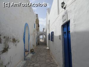 [P19] Cu avionul în Tunisia - pe străduţele înguste ale Medinei Hammamet » foto by nicole33
 - 
<span class="allrVoted glyphicon glyphicon-heart hidden" id="av1078534"></span>
<a class="m-l-10 hidden" id="sv1078534" onclick="voting_Foto_DelVot(,1078534,2617)" role="button">șterge vot <span class="glyphicon glyphicon-remove"></span></a>
<a id="v91078534" class=" c-red"  onclick="voting_Foto_SetVot(1078534)" role="button"><span class="glyphicon glyphicon-heart-empty"></span> <b>LIKE</b> = Votează poza</a> <img class="hidden"  id="f1078534W9" src="/imagini/loader.gif" border="0" /><span class="AjErrMes hidden" id="e1078534ErM"></span>