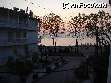 [P21] Vedere din balconul de la Koralli spre plaja la rasarit » foto by ionescunic
 - 
<span class="allrVoted glyphicon glyphicon-heart hidden" id="av59078"></span>
<a class="m-l-10 hidden" id="sv59078" onclick="voting_Foto_DelVot(,59078,2696)" role="button">șterge vot <span class="glyphicon glyphicon-remove"></span></a>
<a id="v959078" class=" c-red"  onclick="voting_Foto_SetVot(59078)" role="button"><span class="glyphicon glyphicon-heart-empty"></span> <b>LIKE</b> = Votează poza</a> <img class="hidden"  id="f59078W9" src="/imagini/loader.gif" border="0" /><span class="AjErrMes hidden" id="e59078ErM"></span>