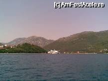 [P15] Budva - cu vaporul pana in Golful Kotor, mai sunt si altii mai 'tari' pe aici. » foto by presario
 - 
<span class="allrVoted glyphicon glyphicon-heart hidden" id="av68922"></span>
<a class="m-l-10 hidden" id="sv68922" onclick="voting_Foto_DelVot(,68922,2752)" role="button">șterge vot <span class="glyphicon glyphicon-remove"></span></a>
<a id="v968922" class=" c-red"  onclick="voting_Foto_SetVot(68922)" role="button"><span class="glyphicon glyphicon-heart-empty"></span> <b>LIKE</b> = Votează poza</a> <img class="hidden"  id="f68922W9" src="/imagini/loader.gif" border="0" /><span class="AjErrMes hidden" id="e68922ErM"></span>