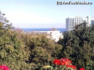 [P09] Imagine de pe terasa hotelului, catre mare. In foto se vede palcul de copaci care trebuie traversat pt a ajunge la mare, si unele hoteluri dinspre plaja.  » foto by bogdanmate
 - 
<span class="allrVoted glyphicon glyphicon-heart hidden" id="av556000"></span>
<a class="m-l-10 hidden" id="sv556000" onclick="voting_Foto_DelVot(,556000,2770)" role="button">șterge vot <span class="glyphicon glyphicon-remove"></span></a>
<a id="v9556000" class=" c-red"  onclick="voting_Foto_SetVot(556000)" role="button"><span class="glyphicon glyphicon-heart-empty"></span> <b>LIKE</b> = Votează poza</a> <img class="hidden"  id="f556000W9" src="/imagini/loader.gif" border="0" /><span class="AjErrMes hidden" id="e556000ErM"></span>