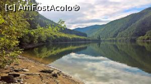 [P18] Peisaj cu lacul de acumulare Gura Râului » foto by AZE
 - 
<span class="allrVoted glyphicon glyphicon-heart hidden" id="av903351"></span>
<a class="m-l-10 hidden" id="sv903351" onclick="voting_Foto_DelVot(,903351,2783)" role="button">șterge vot <span class="glyphicon glyphicon-remove"></span></a>
<a id="v9903351" class=" c-red"  onclick="voting_Foto_SetVot(903351)" role="button"><span class="glyphicon glyphicon-heart-empty"></span> <b>LIKE</b> = Votează poza</a> <img class="hidden"  id="f903351W9" src="/imagini/loader.gif" border="0" /><span class="AjErrMes hidden" id="e903351ErM"></span>
