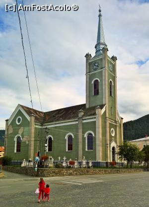 [P03] Biserica Sfinții Arhangheli Mihail și Gavril » foto by AZE
 - 
<span class="allrVoted glyphicon glyphicon-heart hidden" id="av903336"></span>
<a class="m-l-10 hidden" id="sv903336" onclick="voting_Foto_DelVot(,903336,2783)" role="button">șterge vot <span class="glyphicon glyphicon-remove"></span></a>
<a id="v9903336" class=" c-red"  onclick="voting_Foto_SetVot(903336)" role="button"><span class="glyphicon glyphicon-heart-empty"></span> <b>LIKE</b> = Votează poza</a> <img class="hidden"  id="f903336W9" src="/imagini/loader.gif" border="0" /><span class="AjErrMes hidden" id="e903336ErM"></span>