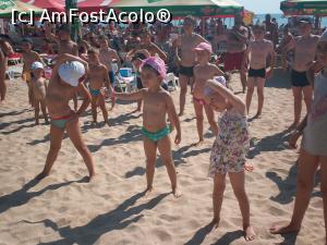 [P02] Distractie pe plaja...  » foto by cristina ileana
 - 
<span class="allrVoted glyphicon glyphicon-heart hidden" id="av766025"></span>
<a class="m-l-10 hidden" id="sv766025" onclick="voting_Foto_DelVot(,766025,2785)" role="button">șterge vot <span class="glyphicon glyphicon-remove"></span></a>
<a id="v9766025" class=" c-red"  onclick="voting_Foto_SetVot(766025)" role="button"><span class="glyphicon glyphicon-heart-empty"></span> <b>LIKE</b> = Votează poza</a> <img class="hidden"  id="f766025W9" src="/imagini/loader.gif" border="0" /><span class="AjErrMes hidden" id="e766025ErM"></span>