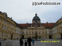 [P22] curtea interioara a abatiei Melk. » foto by adryana
 - 
<span class="allrVoted glyphicon glyphicon-heart hidden" id="av313280"></span>
<a class="m-l-10 hidden" id="sv313280" onclick="voting_Foto_DelVot(,313280,2854)" role="button">șterge vot <span class="glyphicon glyphicon-remove"></span></a>
<a id="v9313280" class=" c-red"  onclick="voting_Foto_SetVot(313280)" role="button"><span class="glyphicon glyphicon-heart-empty"></span> <b>LIKE</b> = Votează poza</a> <img class="hidden"  id="f313280W9" src="/imagini/loader.gif" border="0" /><span class="AjErrMes hidden" id="e313280ErM"></span>