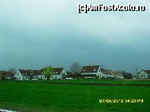 [P40] plecand de la abatia Melk mai departe, ma minunam de culoarea ierbii, nu e ca si la noi,este mai deschisa,incredibil de verde. » foto by adryana
 - 
<span class="allrVoted glyphicon glyphicon-heart hidden" id="av313298"></span>
<a class="m-l-10 hidden" id="sv313298" onclick="voting_Foto_DelVot(,313298,2854)" role="button">șterge vot <span class="glyphicon glyphicon-remove"></span></a>
<a id="v9313298" class=" c-red"  onclick="voting_Foto_SetVot(313298)" role="button"><span class="glyphicon glyphicon-heart-empty"></span> <b>LIKE</b> = Votează poza</a> <img class="hidden"  id="f313298W9" src="/imagini/loader.gif" border="0" /><span class="AjErrMes hidden" id="e313298ErM"></span>