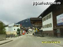 [P69] am intrat in Fugen putin, in fata  langa cladirea aceea alba de departe am virat la stanga spre satul Hart. » foto by adryana
 - 
<span class="allrVoted glyphicon glyphicon-heart hidden" id="av313327"></span>
<a class="m-l-10 hidden" id="sv313327" onclick="voting_Foto_DelVot(,313327,2854)" role="button">șterge vot <span class="glyphicon glyphicon-remove"></span></a>
<a id="v9313327" class=" c-red"  onclick="voting_Foto_SetVot(313327)" role="button"><span class="glyphicon glyphicon-heart-empty"></span> <b>LIKE</b> = Votează poza</a> <img class="hidden"  id="f313327W9" src="/imagini/loader.gif" border="0" /><span class="AjErrMes hidden" id="e313327ErM"></span>