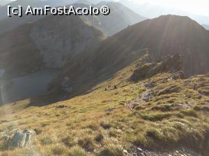 [P04] Pe creste abrupte spre varf, cu lacul Capra in spate » foto by mariusii
 - 
<span class="allrVoted glyphicon glyphicon-heart hidden" id="av894768"></span>
<a class="m-l-10 hidden" id="sv894768" onclick="voting_Foto_DelVot(,894768,2855)" role="button">șterge vot <span class="glyphicon glyphicon-remove"></span></a>
<a id="v9894768" class=" c-red"  onclick="voting_Foto_SetVot(894768)" role="button"><span class="glyphicon glyphicon-heart-empty"></span> <b>LIKE</b> = Votează poza</a> <img class="hidden"  id="f894768W9" src="/imagini/loader.gif" border="0" /><span class="AjErrMes hidden" id="e894768ErM"></span>