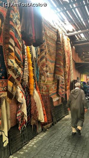 [P02] Souk in Marrakech » foto by TinaK
 - 
<span class="allrVoted glyphicon glyphicon-heart hidden" id="av870046"></span>
<a class="m-l-10 hidden" id="sv870046" onclick="voting_Foto_DelVot(,870046,2870)" role="button">șterge vot <span class="glyphicon glyphicon-remove"></span></a>
<a id="v9870046" class=" c-red"  onclick="voting_Foto_SetVot(870046)" role="button"><span class="glyphicon glyphicon-heart-empty"></span> <b>LIKE</b> = Votează poza</a> <img class="hidden"  id="f870046W9" src="/imagini/loader.gif" border="0" /><span class="AjErrMes hidden" id="e870046ErM"></span>