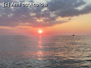 [P11] Răsărit de soare la Sfântul Gheorghe » foto by Marius 72
 - 
<span class="allrVoted glyphicon glyphicon-heart hidden" id="av1253898"></span>
<a class="m-l-10 hidden" id="sv1253898" onclick="voting_Foto_DelVot(,1253898,2956)" role="button">șterge vot <span class="glyphicon glyphicon-remove"></span></a>
<a id="v91253898" class=" c-red"  onclick="voting_Foto_SetVot(1253898)" role="button"><span class="glyphicon glyphicon-heart-empty"></span> <b>LIKE</b> = Votează poza</a> <img class="hidden"  id="f1253898W9" src="/imagini/loader.gif" border="0" /><span class="AjErrMes hidden" id="e1253898ErM"></span>