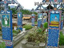[P43] cimitirul de la Sapanta (3 lei de pers., iar in contul celor 3 lei ofera o iconita mica din plastic) » foto by sniga
 - 
<span class="allrVoted glyphicon glyphicon-heart hidden" id="av13066"></span>
<a class="m-l-10 hidden" id="sv13066" onclick="voting_Foto_DelVot(,13066,3016)" role="button">șterge vot <span class="glyphicon glyphicon-remove"></span></a>
<a id="v913066" class=" c-red"  onclick="voting_Foto_SetVot(13066)" role="button"><span class="glyphicon glyphicon-heart-empty"></span> <b>LIKE</b> = Votează poza</a> <img class="hidden"  id="f13066W9" src="/imagini/loader.gif" border="0" /><span class="AjErrMes hidden" id="e13066ErM"></span>