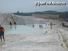 [P07] Pamukkale, la vale pe calcarul fierbinte, racorit prea putin de apele calde ce se preling... » foto by ileanaxperta*
 - 
<span class="allrVoted glyphicon glyphicon-heart hidden" id="av56810"></span>
<a class="m-l-10 hidden" id="sv56810" onclick="voting_Foto_DelVot(,56810,3039)" role="button">șterge vot <span class="glyphicon glyphicon-remove"></span></a>
<a id="v956810" class=" c-red"  onclick="voting_Foto_SetVot(56810)" role="button"><span class="glyphicon glyphicon-heart-empty"></span> <b>LIKE</b> = Votează poza</a> <img class="hidden"  id="f56810W9" src="/imagini/loader.gif" border="0" /><span class="AjErrMes hidden" id="e56810ErM"></span>