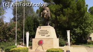 [P03] Statuia marelui om politic și general turc Mustafa Kemal din Parcul Yeșil Alan. Pe soclu stă scris: ,,Armate, prima voastră țintă este Mediterana”. » foto by ovidiuyepi
 - 
<span class="allrVoted glyphicon glyphicon-heart hidden" id="av1492744"></span>
<a class="m-l-10 hidden" id="sv1492744" onclick="voting_Foto_DelVot(,1492744,3123)" role="button">șterge vot <span class="glyphicon glyphicon-remove"></span></a>
<a id="v91492744" class=" c-red"  onclick="voting_Foto_SetVot(1492744)" role="button"><span class="glyphicon glyphicon-heart-empty"></span> <b>LIKE</b> = Votează poza</a> <img class="hidden"  id="f1492744W9" src="/imagini/loader.gif" border="0" /><span class="AjErrMes hidden" id="e1492744ErM"></span>
