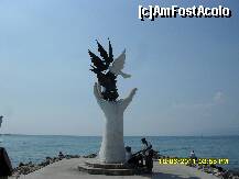 [P115] Statuia Porumbeilor » foto by adryana
 - 
<span class="allrVoted glyphicon glyphicon-heart hidden" id="av221955"></span>
<a class="m-l-10 hidden" id="sv221955" onclick="voting_Foto_DelVot(,221955,3144)" role="button">șterge vot <span class="glyphicon glyphicon-remove"></span></a>
<a id="v9221955" class=" c-red"  onclick="voting_Foto_SetVot(221955)" role="button"><span class="glyphicon glyphicon-heart-empty"></span> <b>LIKE</b> = Votează poza</a> <img class="hidden"  id="f221955W9" src="/imagini/loader.gif" border="0" /><span class="AjErrMes hidden" id="e221955ErM"></span>