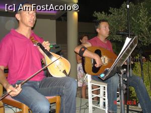 [P11] Taverna Fantasia - Zia - muzicanții » foto by ANILU
 - 
<span class="allrVoted glyphicon glyphicon-heart hidden" id="av950156"></span>
<a class="m-l-10 hidden" id="sv950156" onclick="voting_Foto_DelVot(,950156,3145)" role="button">șterge vot <span class="glyphicon glyphicon-remove"></span></a>
<a id="v9950156" class=" c-red"  onclick="voting_Foto_SetVot(950156)" role="button"><span class="glyphicon glyphicon-heart-empty"></span> <b>LIKE</b> = Votează poza</a> <img class="hidden"  id="f950156W9" src="/imagini/loader.gif" border="0" /><span class="AjErrMes hidden" id="e950156ErM"></span>