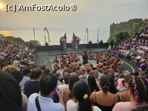 [P71] show Kecak la templul Uluwatu » foto by Chloe
 - 
<span class="allrVoted glyphicon glyphicon-heart hidden" id="av1477567"></span>
<a class="m-l-10 hidden" id="sv1477567" onclick="voting_Foto_DelVot(,1477567,3149)" role="button">șterge vot <span class="glyphicon glyphicon-remove"></span></a>
<a id="v91477567" class=" c-red"  onclick="voting_Foto_SetVot(1477567)" role="button"><span class="glyphicon glyphicon-heart-empty"></span> <b>LIKE</b> = Votează poza</a> <img class="hidden"  id="f1477567W9" src="/imagini/loader.gif" border="0" /><span class="AjErrMes hidden" id="e1477567ErM"></span>