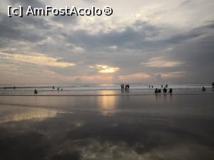 [P02] Kuta beach » foto by dan39
 - 
<span class="allrVoted glyphicon glyphicon-heart hidden" id="av1142940"></span>
<a class="m-l-10 hidden" id="sv1142940" onclick="voting_Foto_DelVot(,1142940,3149)" role="button">șterge vot <span class="glyphicon glyphicon-remove"></span></a>
<a id="v91142940" class=" c-red"  onclick="voting_Foto_SetVot(1142940)" role="button"><span class="glyphicon glyphicon-heart-empty"></span> <b>LIKE</b> = Votează poza</a> <img class="hidden"  id="f1142940W9" src="/imagini/loader.gif" border="0" /><span class="AjErrMes hidden" id="e1142940ErM"></span>