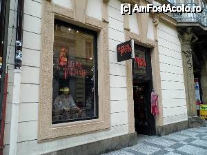 [P07] Intrarea în Muzeul Torturii aflat pe strada Celetna.  » foto by ariciu*
 - 
<span class="allrVoted glyphicon glyphicon-heart hidden" id="av427380"></span>
<a class="m-l-10 hidden" id="sv427380" onclick="voting_Foto_DelVot(,427380,3167)" role="button">șterge vot <span class="glyphicon glyphicon-remove"></span></a>
<a id="v9427380" class=" c-red"  onclick="voting_Foto_SetVot(427380)" role="button"><span class="glyphicon glyphicon-heart-empty"></span> <b>LIKE</b> = Votează poza</a> <img class="hidden"  id="f427380W9" src="/imagini/loader.gif" border="0" /><span class="AjErrMes hidden" id="e427380ErM"></span>