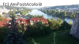 [P11] Râul Vltava văzut de la Castelul Visehrad din oraşul Praga, Cehia.  » foto by traian.leuca †
 - 
<span class="allrVoted glyphicon glyphicon-heart hidden" id="av801026"></span>
<a class="m-l-10 hidden" id="sv801026" onclick="voting_Foto_DelVot(,801026,3167)" role="button">șterge vot <span class="glyphicon glyphicon-remove"></span></a>
<a id="v9801026" class=" c-red"  onclick="voting_Foto_SetVot(801026)" role="button"><span class="glyphicon glyphicon-heart-empty"></span> <b>LIKE</b> = Votează poza</a> <img class="hidden"  id="f801026W9" src="/imagini/loader.gif" border="0" /><span class="AjErrMes hidden" id="e801026ErM"></span>
