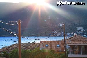[P08] priveliste din balcon, spre golful din Vasiliki » foto by pasagera23*
 - 
<span class="allrVoted glyphicon glyphicon-heart hidden" id="av629271"></span>
<a class="m-l-10 hidden" id="sv629271" onclick="voting_Foto_DelVot(,629271,3173)" role="button">șterge vot <span class="glyphicon glyphicon-remove"></span></a>
<a id="v9629271" class=" c-red"  onclick="voting_Foto_SetVot(629271)" role="button"><span class="glyphicon glyphicon-heart-empty"></span> <b>LIKE</b> = Votează poza</a> <img class="hidden"  id="f629271W9" src="/imagini/loader.gif" border="0" /><span class="AjErrMes hidden" id="e629271ErM"></span>