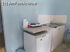 [P05] Mini-bucataria Giorgio Apartments Nikiana » foto by ralt
 - 
<span class="allrVoted glyphicon glyphicon-heart hidden" id="av1248017"></span>
<a class="m-l-10 hidden" id="sv1248017" onclick="voting_Foto_DelVot(,1248017,3173)" role="button">șterge vot <span class="glyphicon glyphicon-remove"></span></a>
<a id="v91248017" class=" c-red"  onclick="voting_Foto_SetVot(1248017)" role="button"><span class="glyphicon glyphicon-heart-empty"></span> <b>LIKE</b> = Votează poza</a> <img class="hidden"  id="f1248017W9" src="/imagini/loader.gif" border="0" /><span class="AjErrMes hidden" id="e1248017ErM"></span>