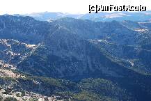 [P02] Vedere spre sud de pe Vf. Retezat - dreapta sus Taul Negru , jos in centru Lacul Gemenele . » foto by mariana
 - 
<span class="allrVoted glyphicon glyphicon-heart hidden" id="av158350"></span>
<a class="m-l-10 hidden" id="sv158350" onclick="voting_Foto_DelVot(,158350,3180)" role="button">șterge vot <span class="glyphicon glyphicon-remove"></span></a>
<a id="v9158350" class=" c-red"  onclick="voting_Foto_SetVot(158350)" role="button"><span class="glyphicon glyphicon-heart-empty"></span> <b>LIKE</b> = Votează poza</a> <img class="hidden"  id="f158350W9" src="/imagini/loader.gif" border="0" /><span class="AjErrMes hidden" id="e158350ErM"></span>