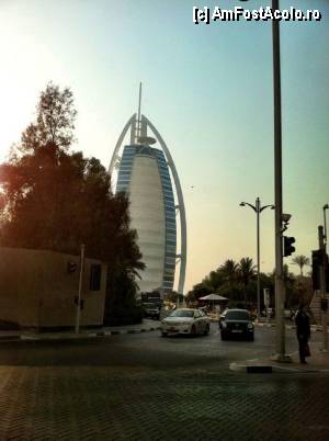 [P03] Burj al Arab » foto by ailynuka
 - 
<span class="allrVoted glyphicon glyphicon-heart hidden" id="av381810"></span>
<a class="m-l-10 hidden" id="sv381810" onclick="voting_Foto_DelVot(,381810,3199)" role="button">șterge vot <span class="glyphicon glyphicon-remove"></span></a>
<a id="v9381810" class=" c-red"  onclick="voting_Foto_SetVot(381810)" role="button"><span class="glyphicon glyphicon-heart-empty"></span> <b>LIKE</b> = Votează poza</a> <img class="hidden"  id="f381810W9" src="/imagini/loader.gif" border="0" /><span class="AjErrMes hidden" id="e381810ErM"></span>