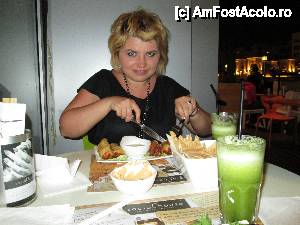[P67] La un restaurant din Dubai Mall, aici terasele au aer conditionat » foto by feliciarosca
 - 
<span class="allrVoted glyphicon glyphicon-heart hidden" id="av430155"></span>
<a class="m-l-10 hidden" id="sv430155" onclick="voting_Foto_DelVot(,430155,3199)" role="button">șterge vot <span class="glyphicon glyphicon-remove"></span></a>
<a id="v9430155" class=" c-red"  onclick="voting_Foto_SetVot(430155)" role="button"><span class="glyphicon glyphicon-heart-empty"></span> <b>LIKE</b> = Votează poza</a> <img class="hidden"  id="f430155W9" src="/imagini/loader.gif" border="0" /><span class="AjErrMes hidden" id="e430155ErM"></span>