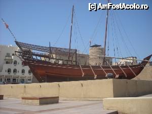 [P33] Imagine din fata Muzeului Dubai » foto by cryss27
 - 
<span class="allrVoted glyphicon glyphicon-heart hidden" id="av408825"></span>
<a class="m-l-10 hidden" id="sv408825" onclick="voting_Foto_DelVot(,408825,3199)" role="button">șterge vot <span class="glyphicon glyphicon-remove"></span></a>
<a id="v9408825" class=" c-red"  onclick="voting_Foto_SetVot(408825)" role="button"><span class="glyphicon glyphicon-heart-empty"></span> <b>LIKE</b> = Votează poza</a> <img class="hidden"  id="f408825W9" src="/imagini/loader.gif" border="0" /><span class="AjErrMes hidden" id="e408825ErM"></span>