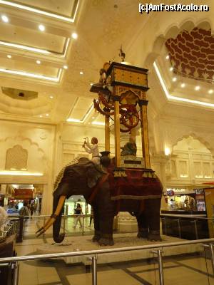 [P24] IBN Batutta Mall » foto by cryss27
 - 
<span class="allrVoted glyphicon glyphicon-heart hidden" id="av408876"></span>
<a class="m-l-10 hidden" id="sv408876" onclick="voting_Foto_DelVot(,408876,3199)" role="button">șterge vot <span class="glyphicon glyphicon-remove"></span></a>
<a id="v9408876" class=" c-red"  onclick="voting_Foto_SetVot(408876)" role="button"><span class="glyphicon glyphicon-heart-empty"></span> <b>LIKE</b> = Votează poza</a> <img class="hidden"  id="f408876W9" src="/imagini/loader.gif" border="0" /><span class="AjErrMes hidden" id="e408876ErM"></span>