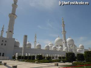 [P28] Moscheea din Abu Dhabi » foto by cryss27
 - 
<span class="allrVoted glyphicon glyphicon-heart hidden" id="av408880"></span>
<a class="m-l-10 hidden" id="sv408880" onclick="voting_Foto_DelVot(,408880,3199)" role="button">șterge vot <span class="glyphicon glyphicon-remove"></span></a>
<a id="v9408880" class=" c-red"  onclick="voting_Foto_SetVot(408880)" role="button"><span class="glyphicon glyphicon-heart-empty"></span> <b>LIKE</b> = Votează poza</a> <img class="hidden"  id="f408880W9" src="/imagini/loader.gif" border="0" /><span class="AjErrMes hidden" id="e408880ErM"></span>